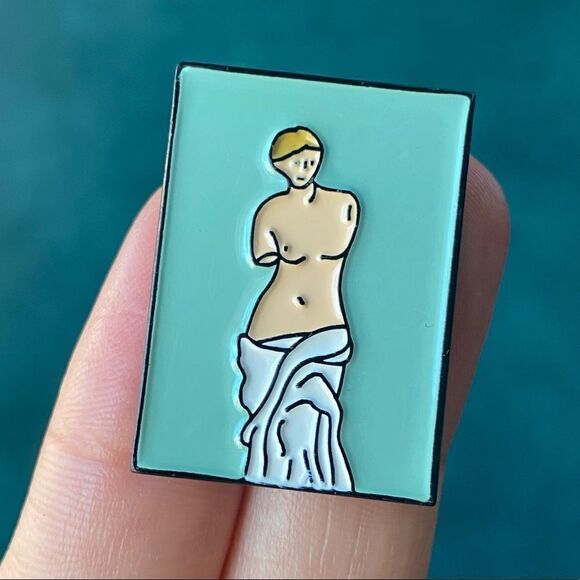 Venus Statue Enamel Pin/ Brooch Lapel - Picture 1 of 6